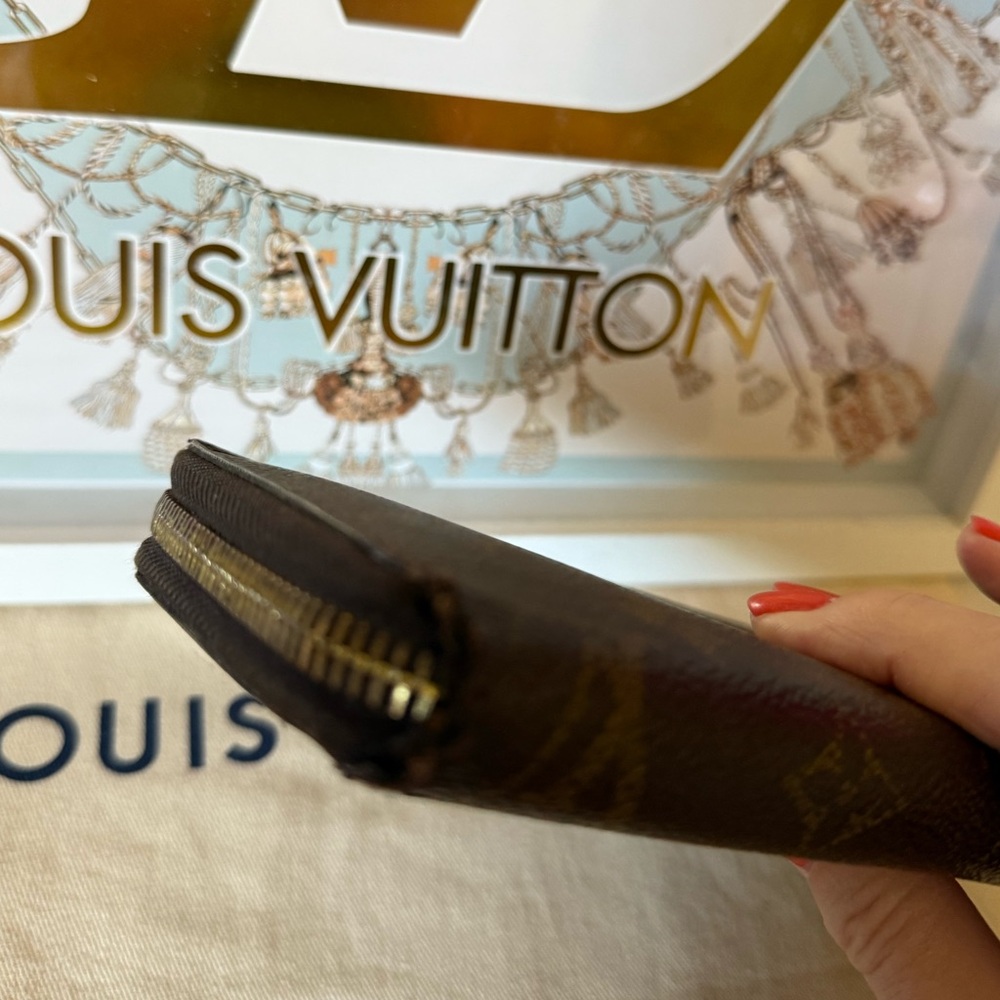 Louis Vuitton Monogram Large Zipper Wallet Purse - Picture 12 of 16